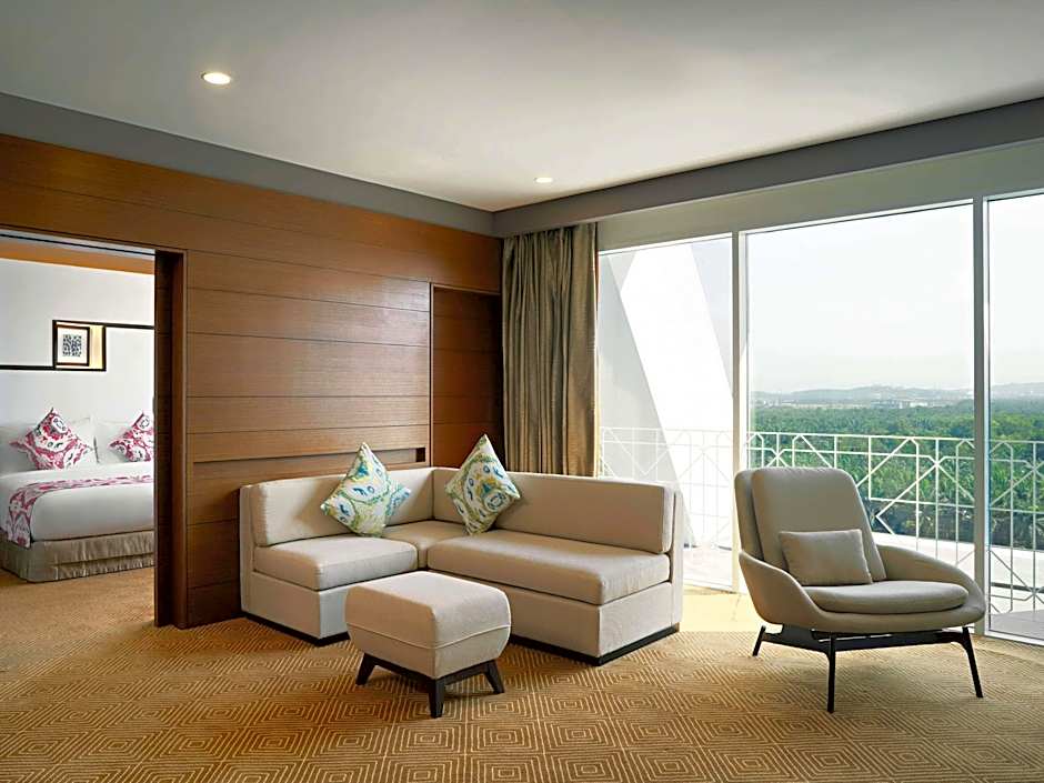 Photo 1 of 5 of Executive Suite