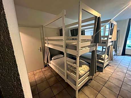 Bunk Bed in Mixed Dormitory Room
