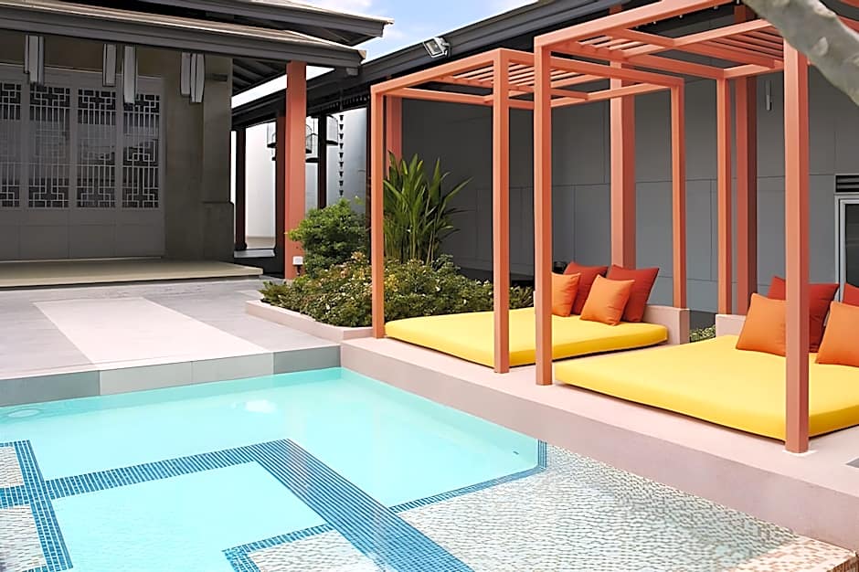 The Quarter Hualamphong by UHG