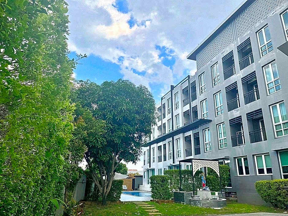 Crystal Suites Suvarnbhumi Airport