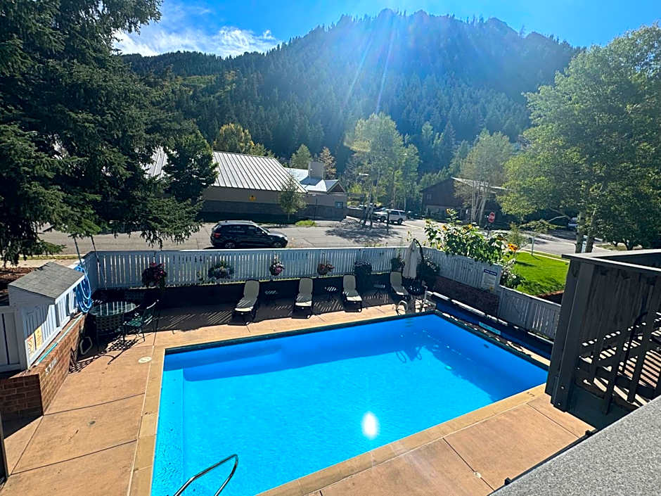 Shadow Mountain Lodge