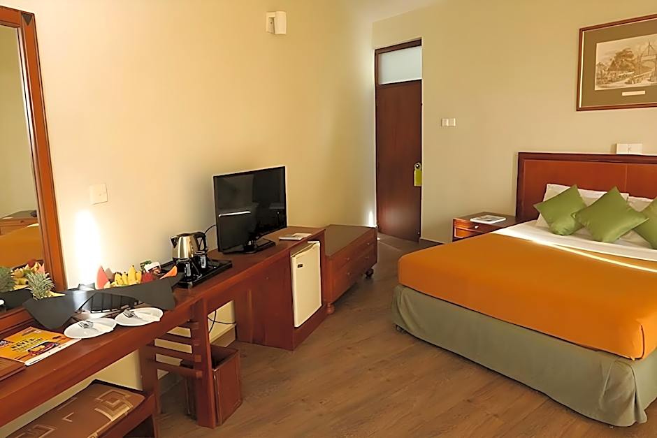 Hikkaduwa Beach Hotel