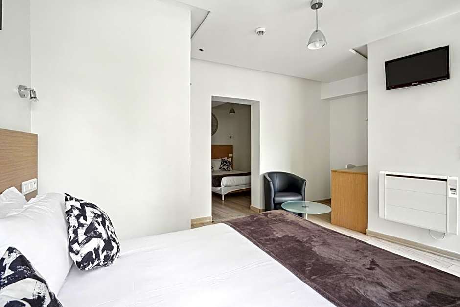 Hôtel Le National Clichy Paris