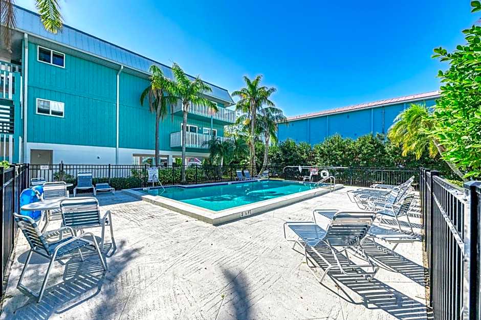Anna Maria Island Beach Palms 5B