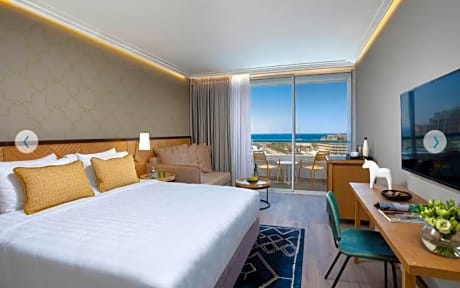 Triple deluxe balcony