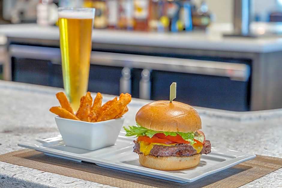 DoubleTree by Hilton Charleston Riverview