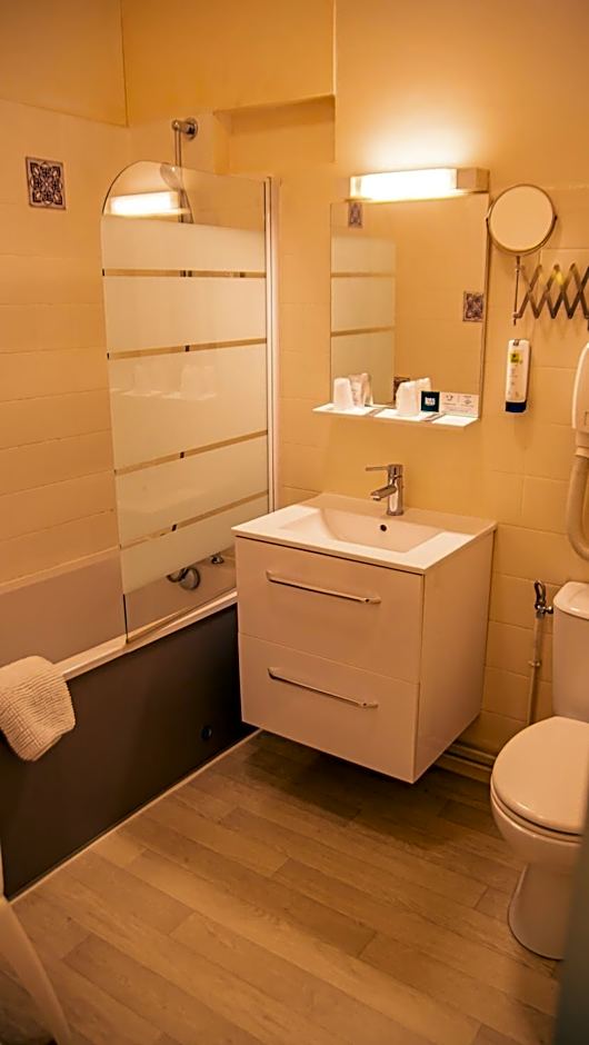 Logis Hotels - Au Colombier du Touron