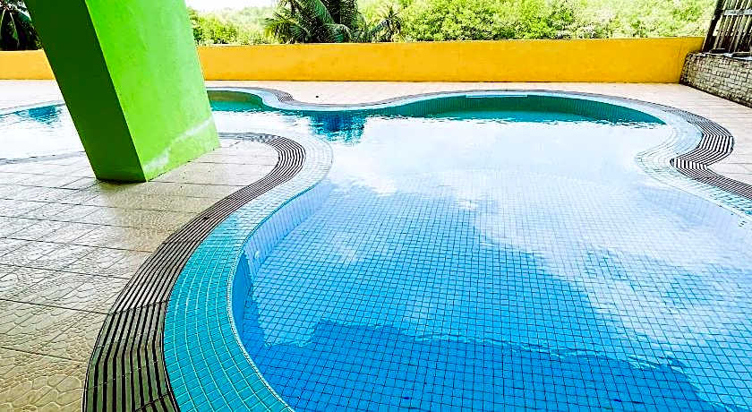 Dindings Pantai Desair Apartment By DPD