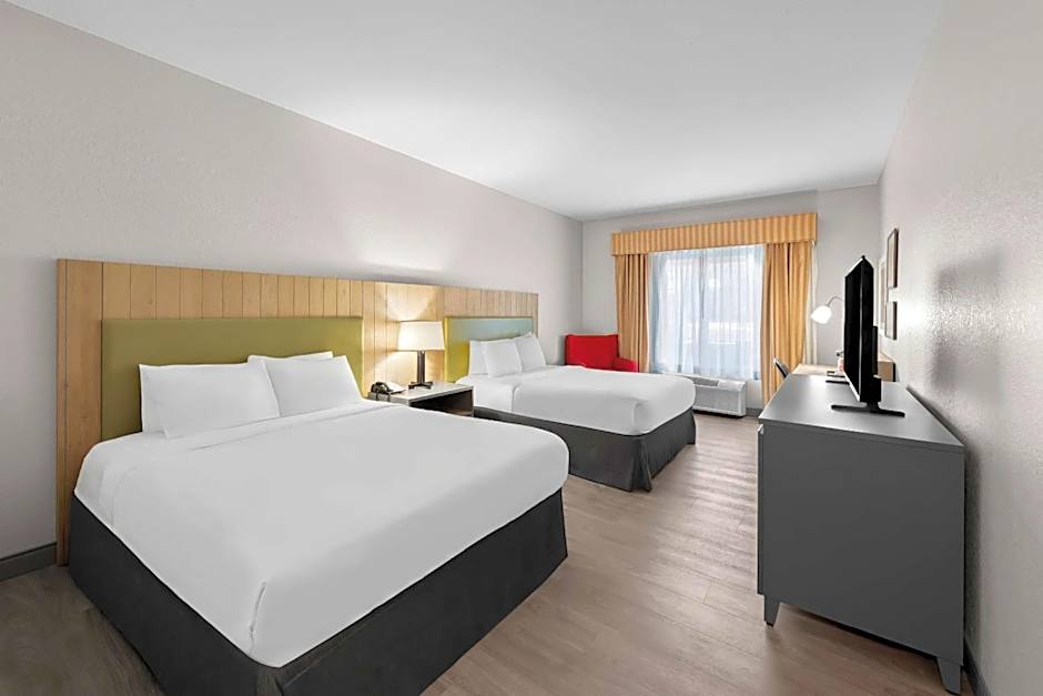 Country Inn & Suites by Radisson, Topeka West, KS