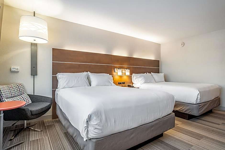 Holiday Inn Express & Suites Platteville By IHG