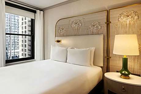 Deluxe Guest room, 2 Queen, City view