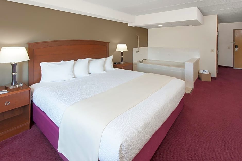 AmericInn by Wyndham Iowa Falls