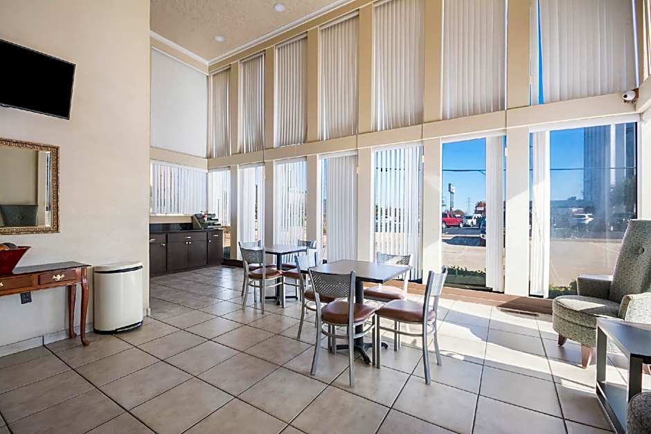 Econo Lodge Inn & Suites Oklahoma City