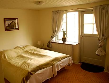 Twin Room with Balcony (No pets allowed)