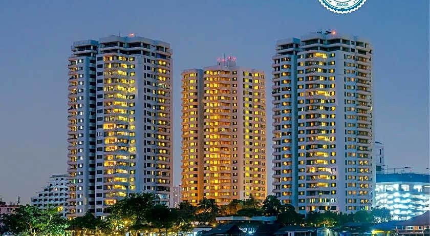 Riverine Place Hotel and Residence