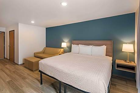 King Room with Sofa Bed - Non-Smoking