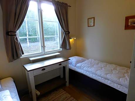 Twin Room with Shared Bathroom