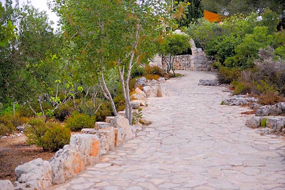 Logos hotel in Yad Hashmona