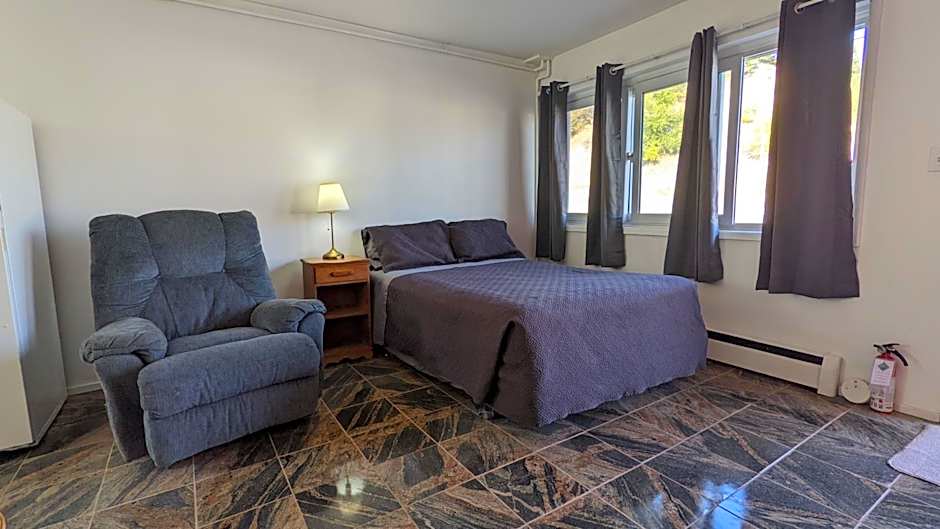 Deerview Lodge & Cabins - Princeton BC