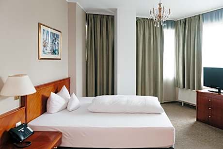 ROSS Hotel nähe Messe Stuttgart