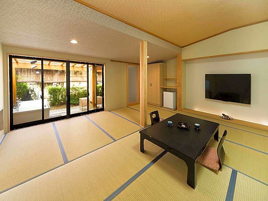 Yuraku Hotel