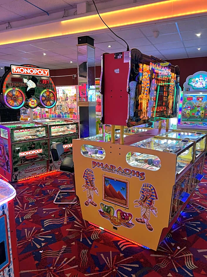 Lyons Robin Hood , Rhyl