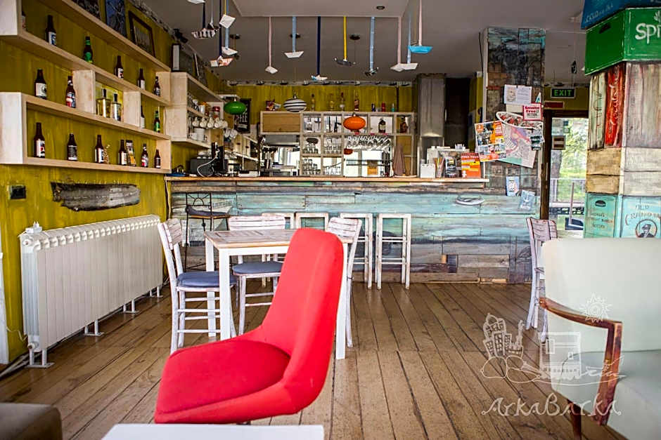 ArkaBarka Floating Hostel