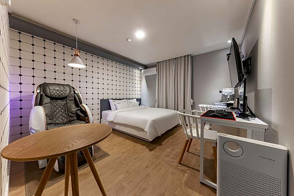 hotel box