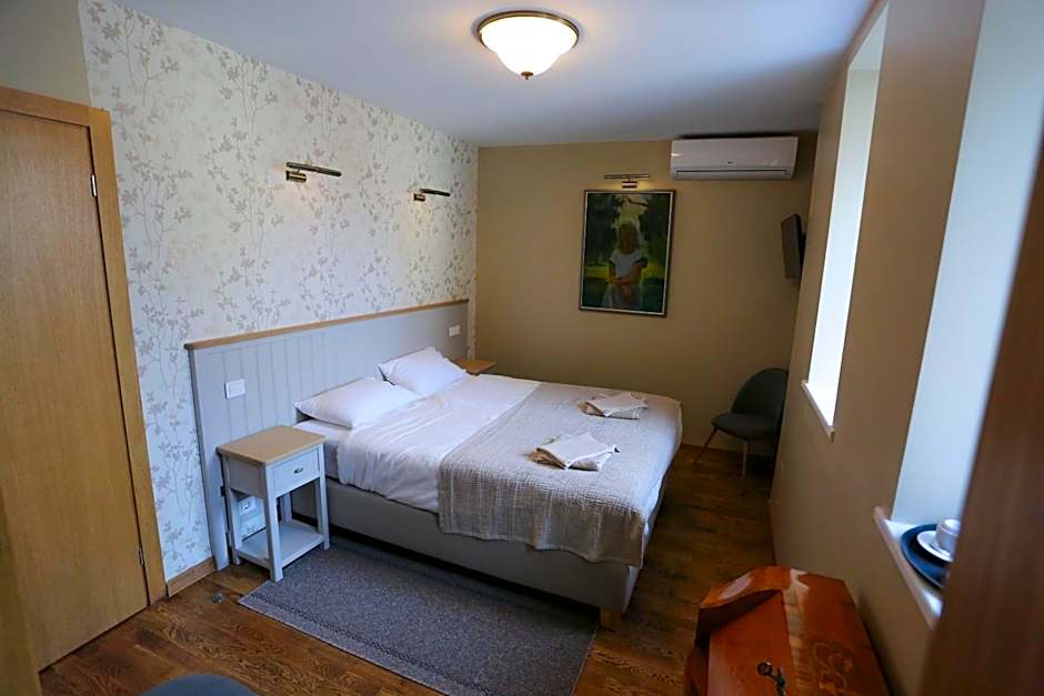 Photo 1 of 4 of Double Room