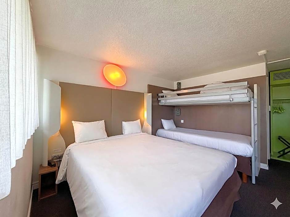 Photo 1 of 7 of 1 Double Bed