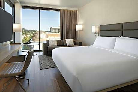 One-Bedroom Premium Suite - Mobility Accessible