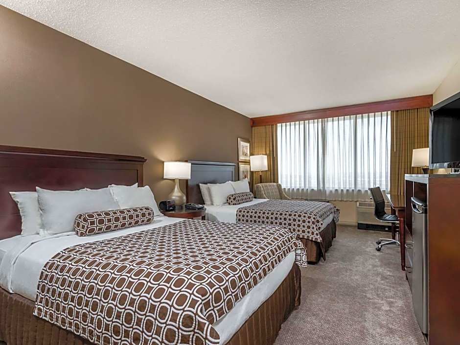 Ramada Plaza by Wyndham Cincinnati Sharonville
