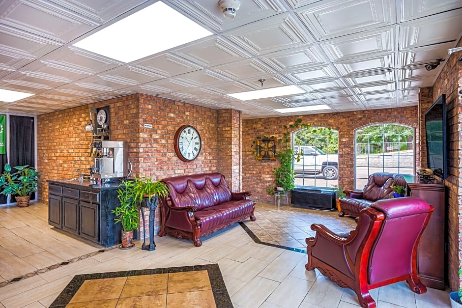 Rodeway Inn Branson, Brick House