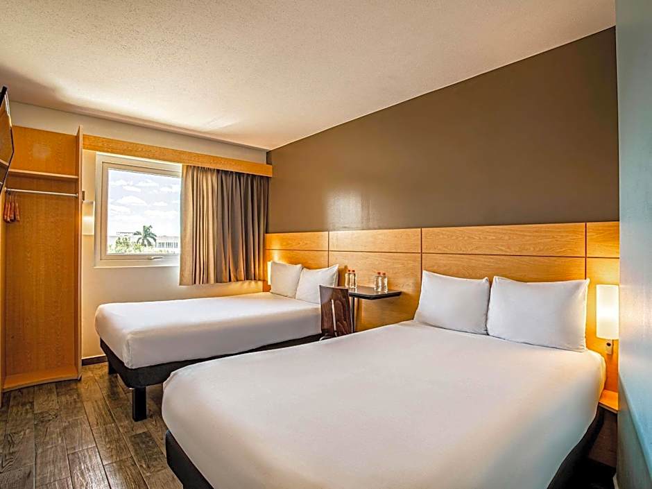 Ibis Merida