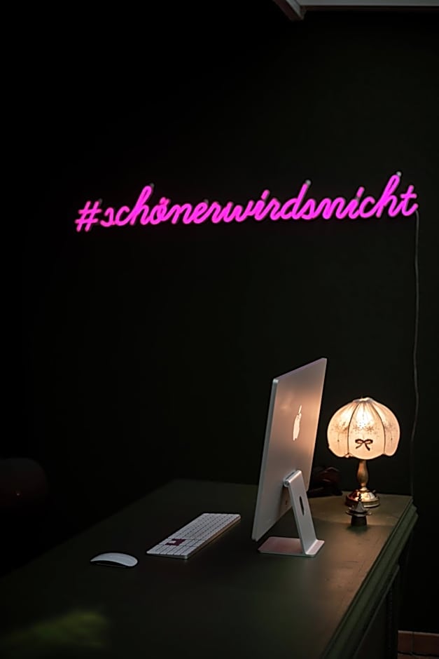 DAS SCHÖNE LEBEN Pop-Up Hotel