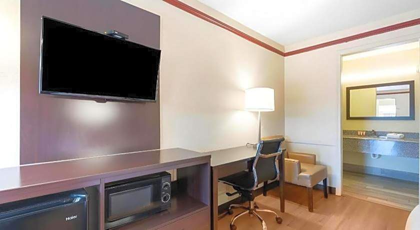 OYO Hotel Tulsa N Sheridan Rd & Airport