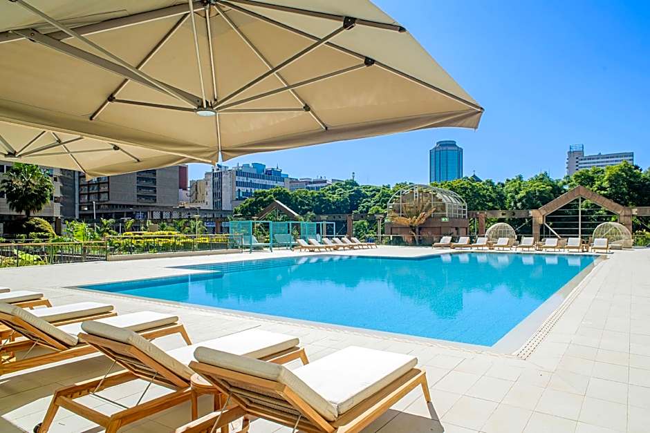 Hyatt Regency Harare, The Meikles