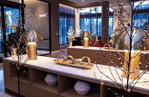 Holman Riverfront Park Hotel Salem, Tapestry by Hilton