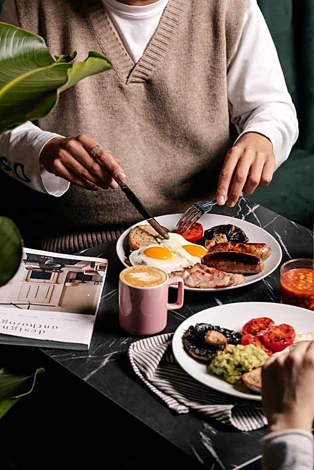 Native Kings Wardrobe, St Pauls