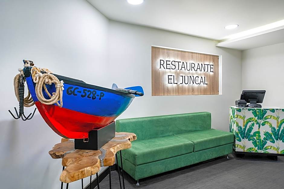 Occidental Roca Negra - Adults Only