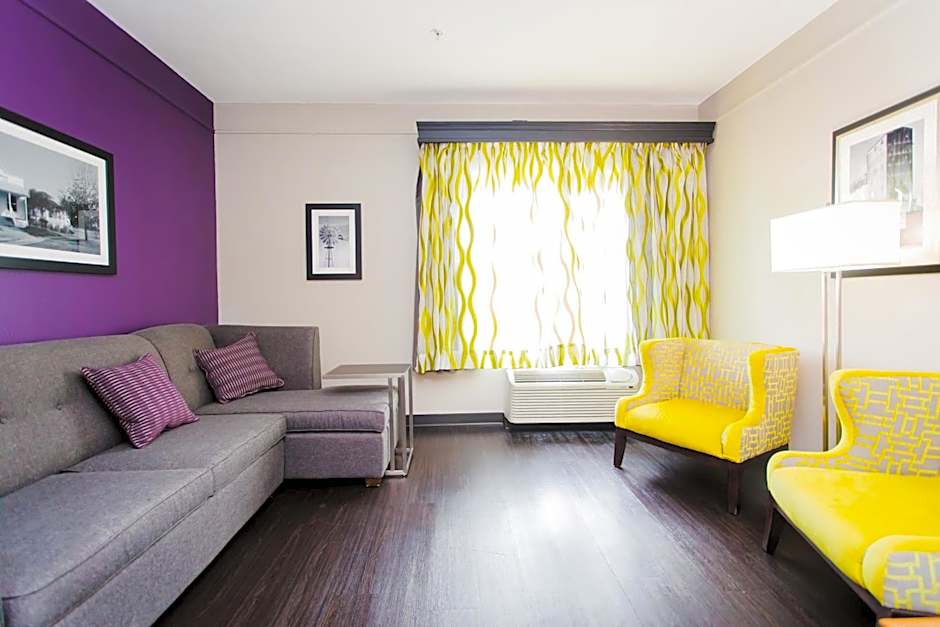Palacio Royale Inn Signature Katy