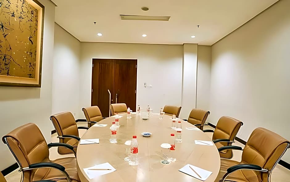 Horison Ultima Ratu Serang