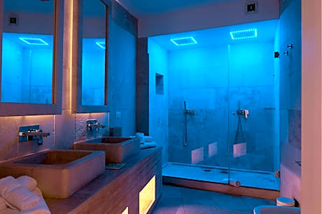 King Suite with Spa Bath