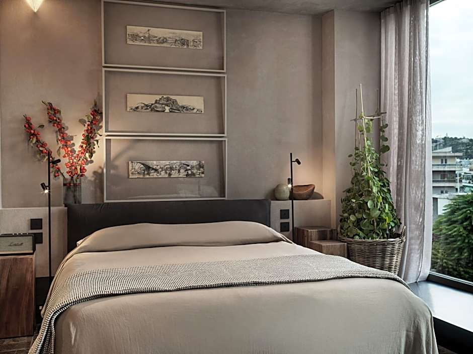 Monastik Living in Athina