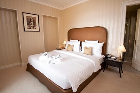 Executive Suite with Partial Lake View