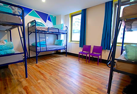 Bed in 6-Bed Mixed Dormitory Room (Ages 18 - 35 only)