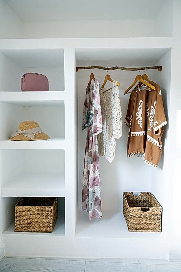 The White Rose Hotel