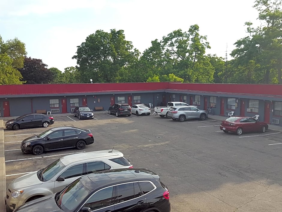 Niagara Inn & Suites