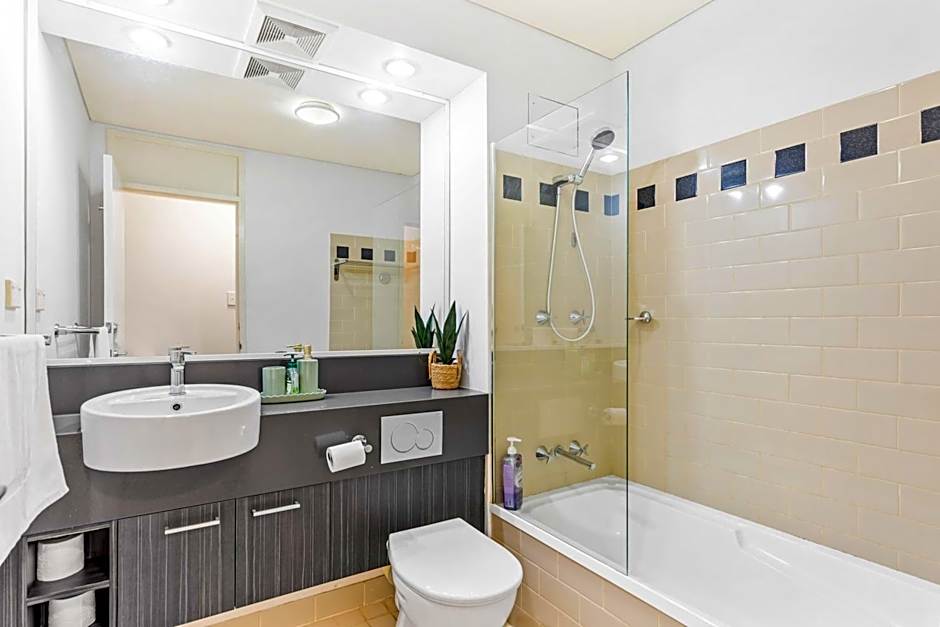 Apartment with City Views in East Perth