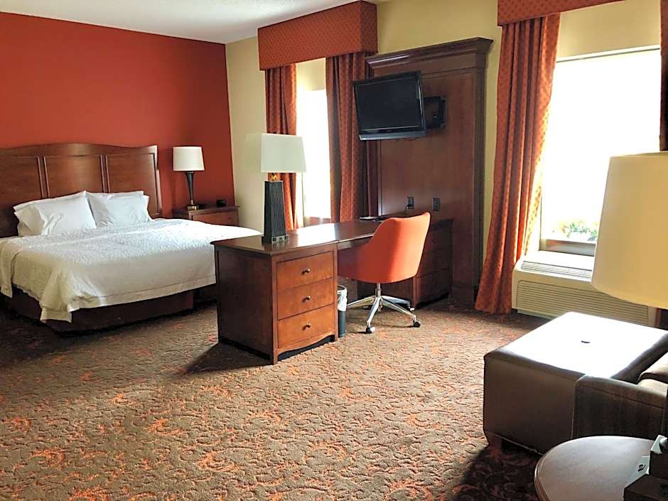 Hampton Inn By Hilton And Suites Woodstock